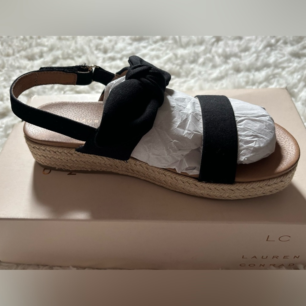 NWT LC Lauren Conrad Memory Foam Platform Sandals